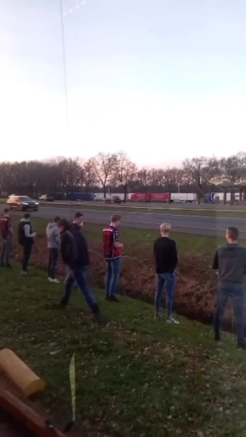 DUMPERT Het Is Druk Op De Wc