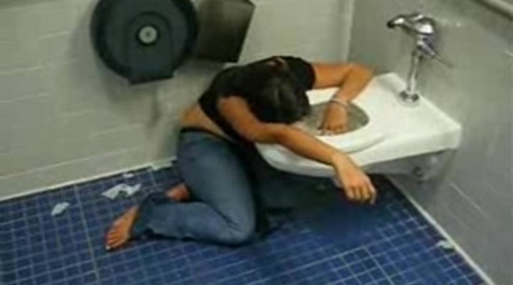 Порно Видео Пьяные В Туалетах Клубов