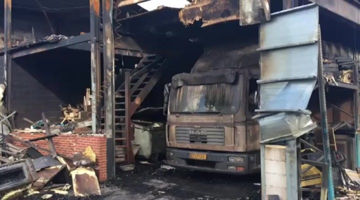 multimassage neuken in de vrachtwagen multimassage neuken in de vrachtwagen