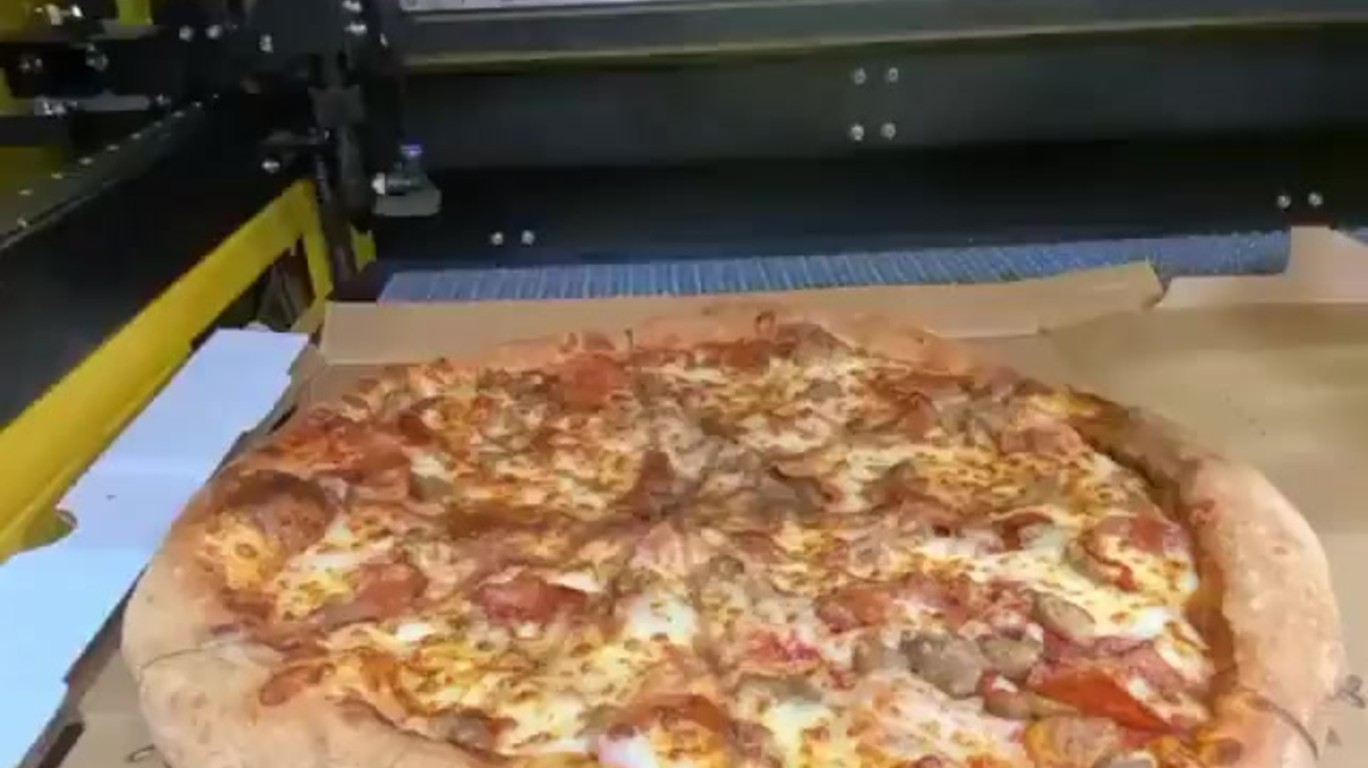 Dumpert Pizza Snijden