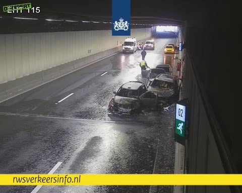 Dikke fik in Heinenoordtunnel