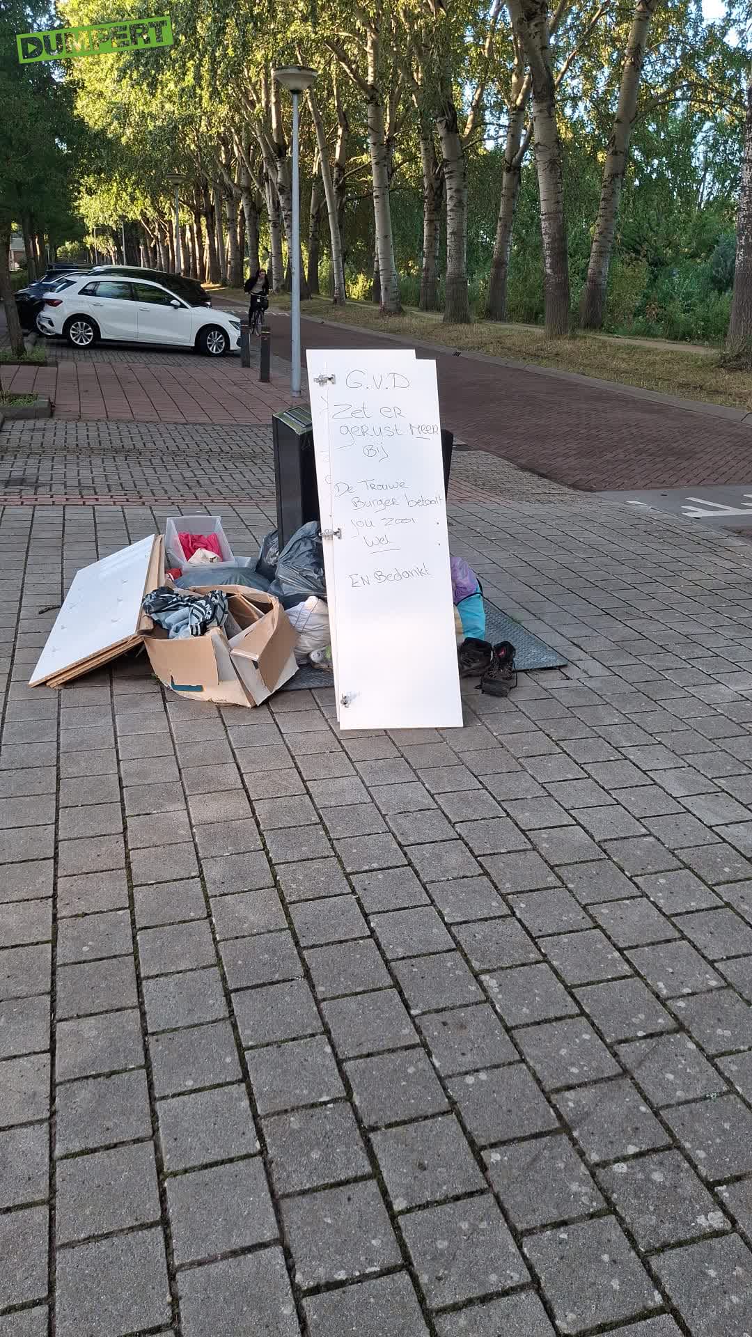 Buurtbewoner klaar met bijplaatsingen
