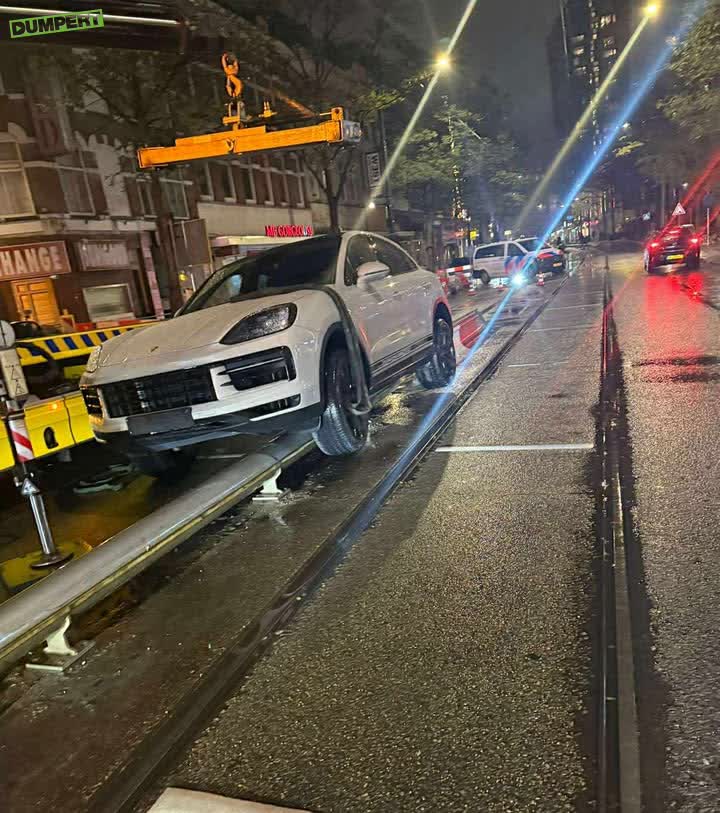 De gemeente Rotterdam maakt het met deze beugel veiliger