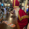 Sint zit alvast in de bar