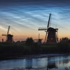 Zeldzame lichtende nachtwolken in Nederland