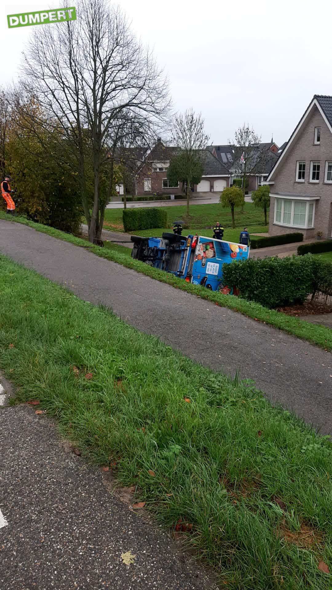 Appie bus lostrekken in Werkendam 