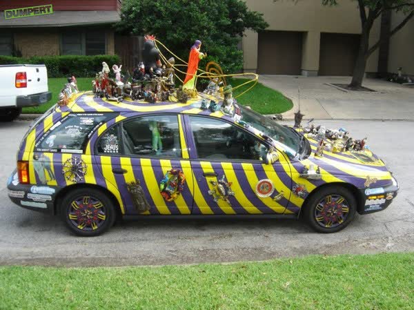 DUMPERT - Visje op de auto