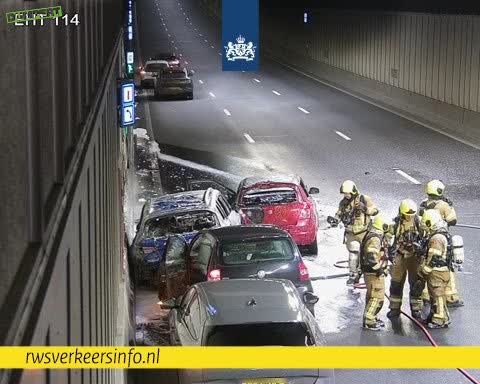 Dikke fik in Heinenoordtunnel