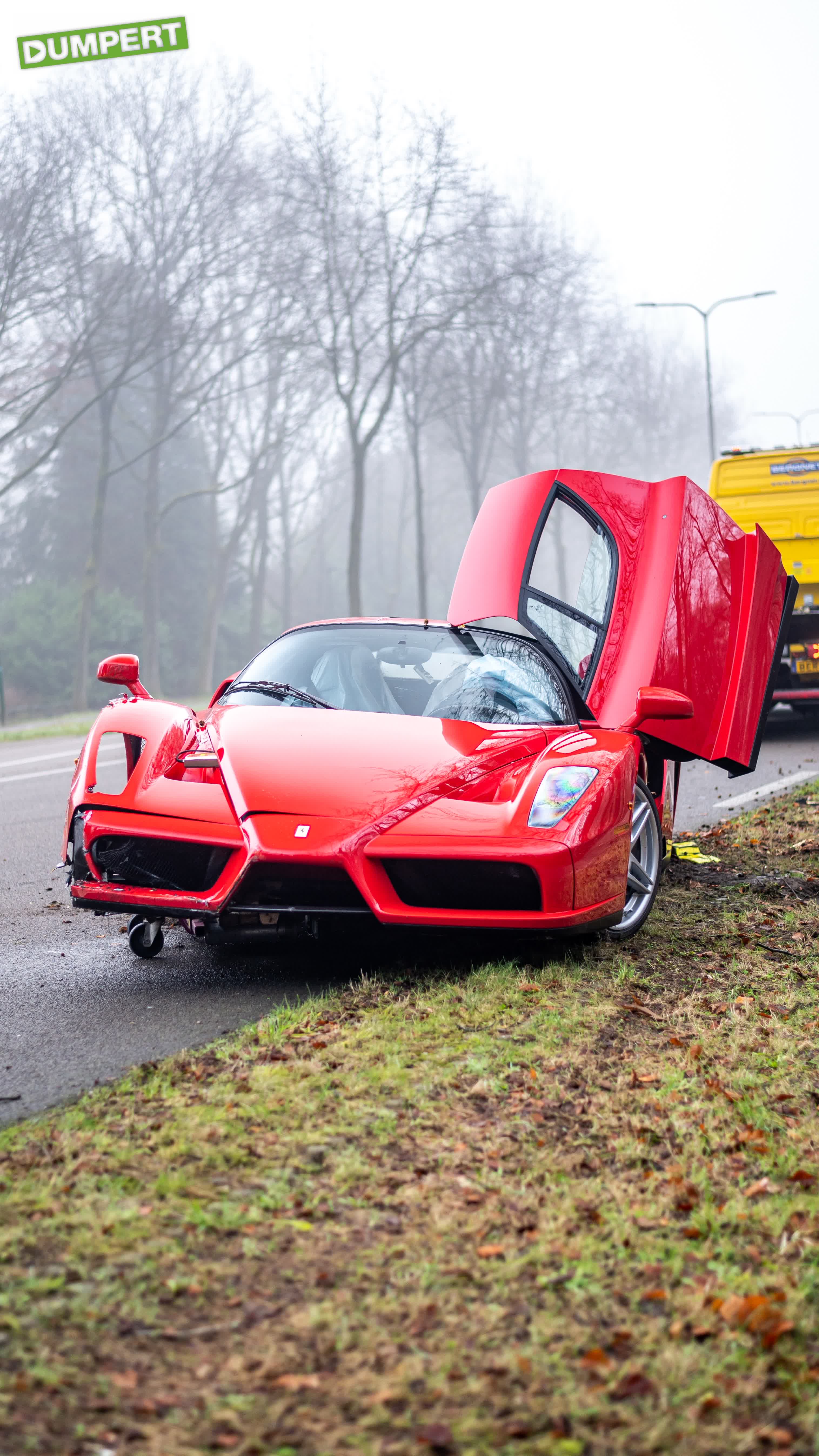 Ferrari Enzo van miljoenmiljard crasht in Baarn