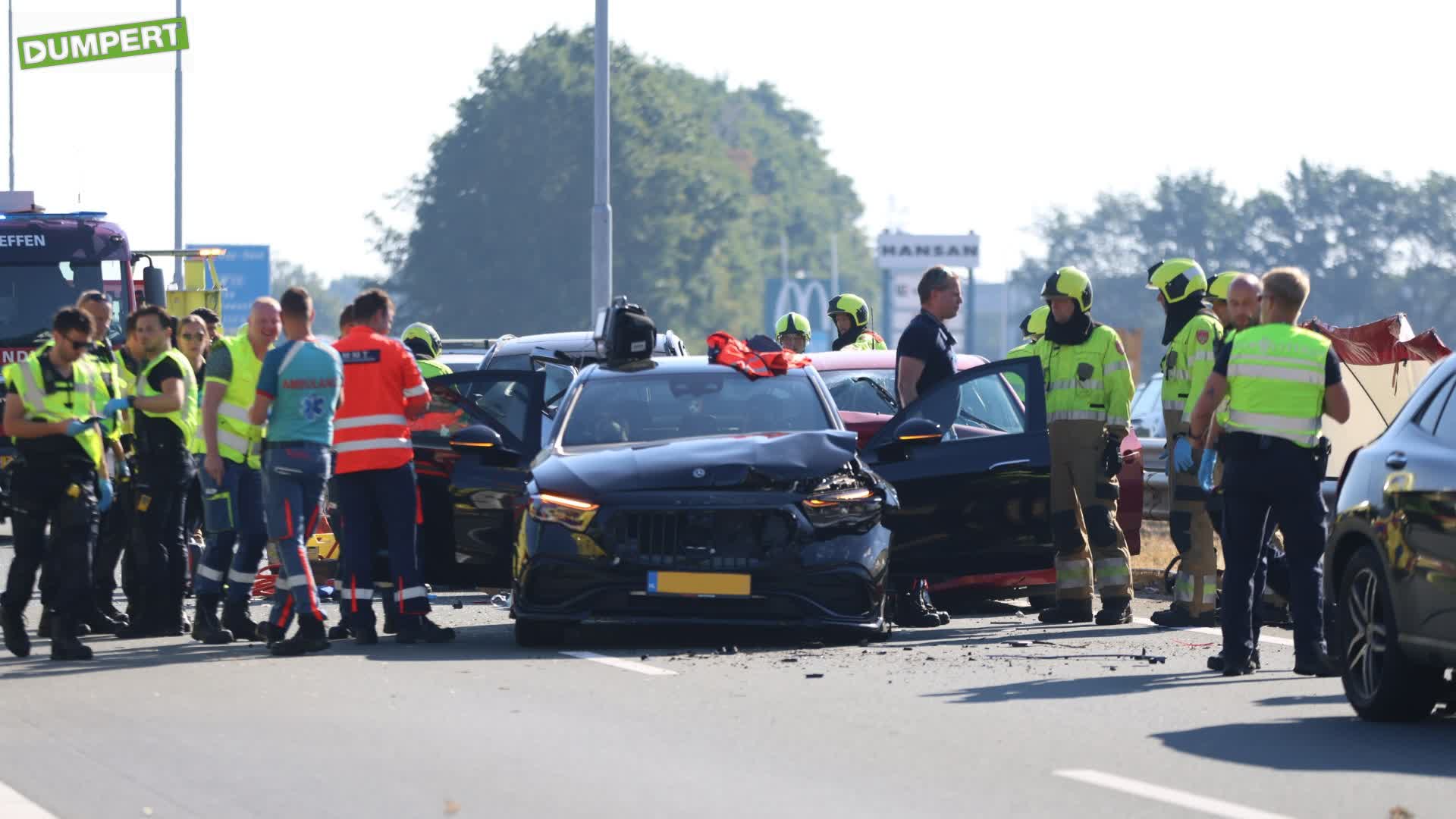 Twee doden en meerdere gewonden op A59