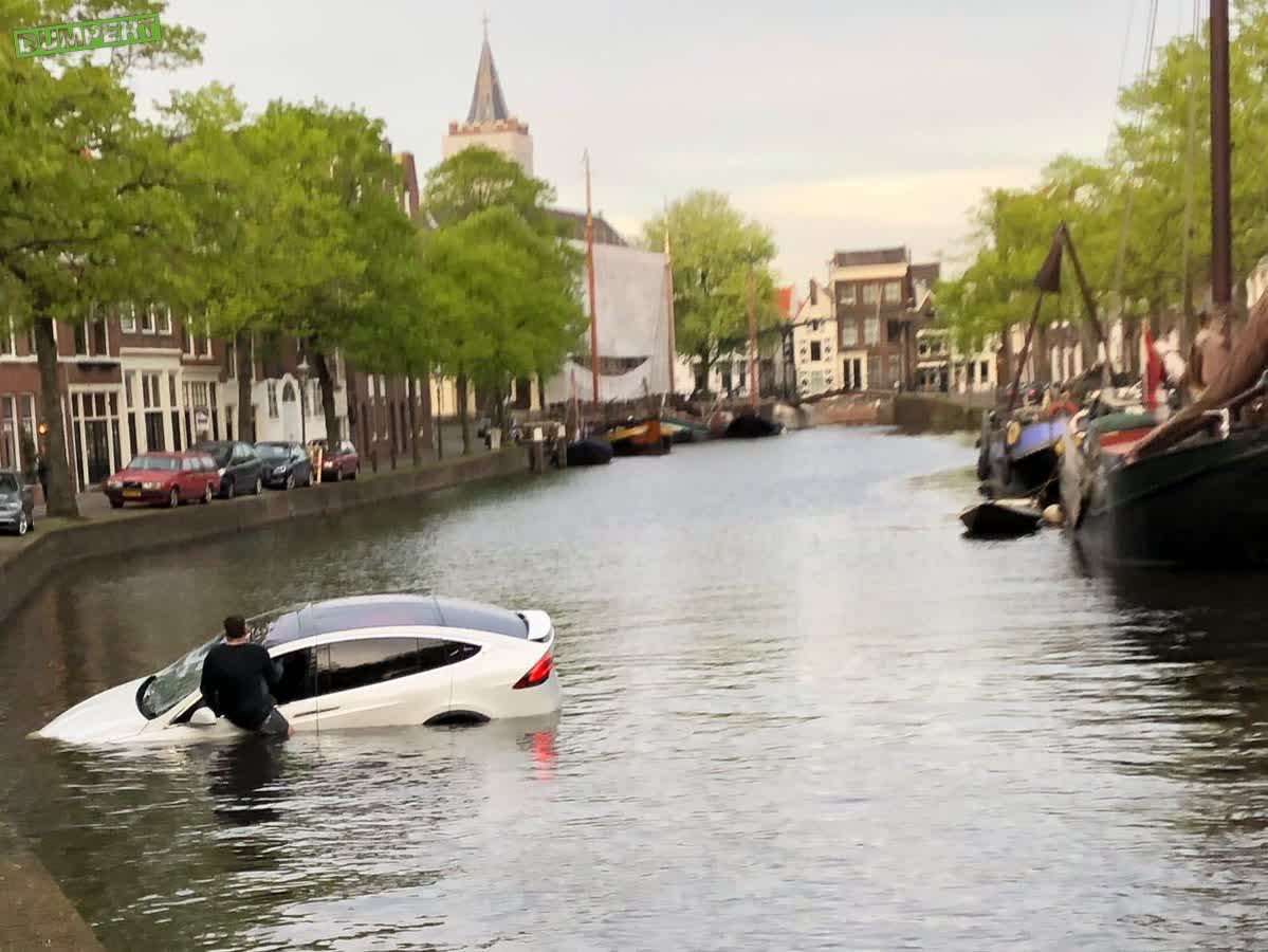 Fluisterboot in Schiedam