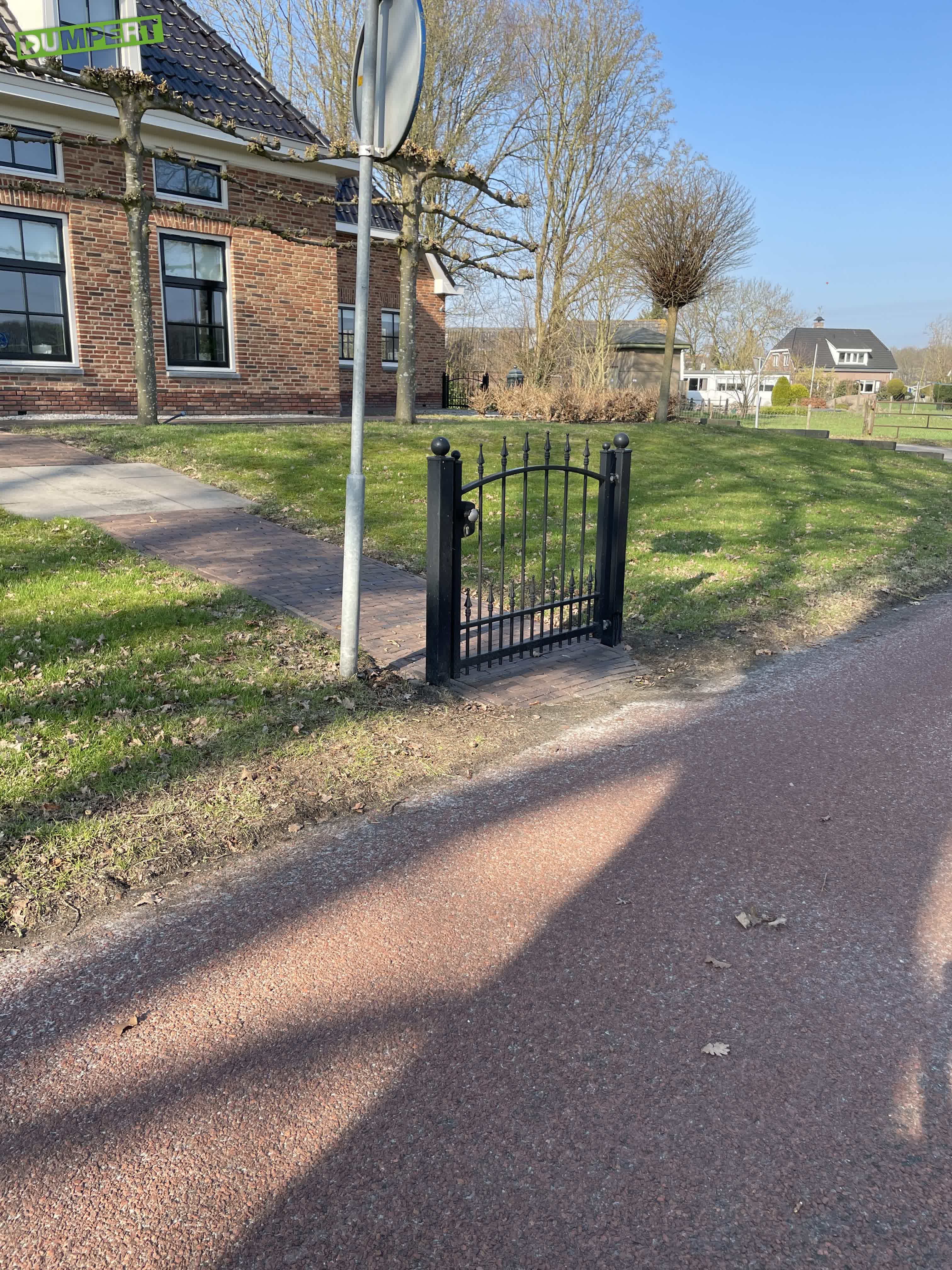 Mooi hekje geplaatst in de tuin