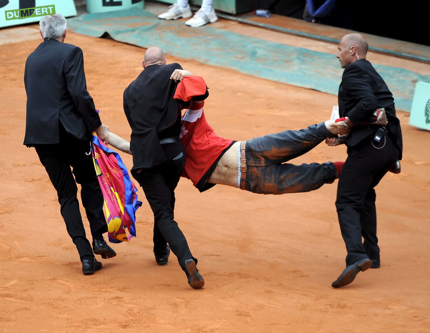 Federer aangevallen op Roland Garros