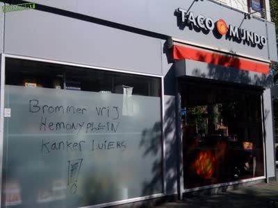 Kijk een boze middenstander