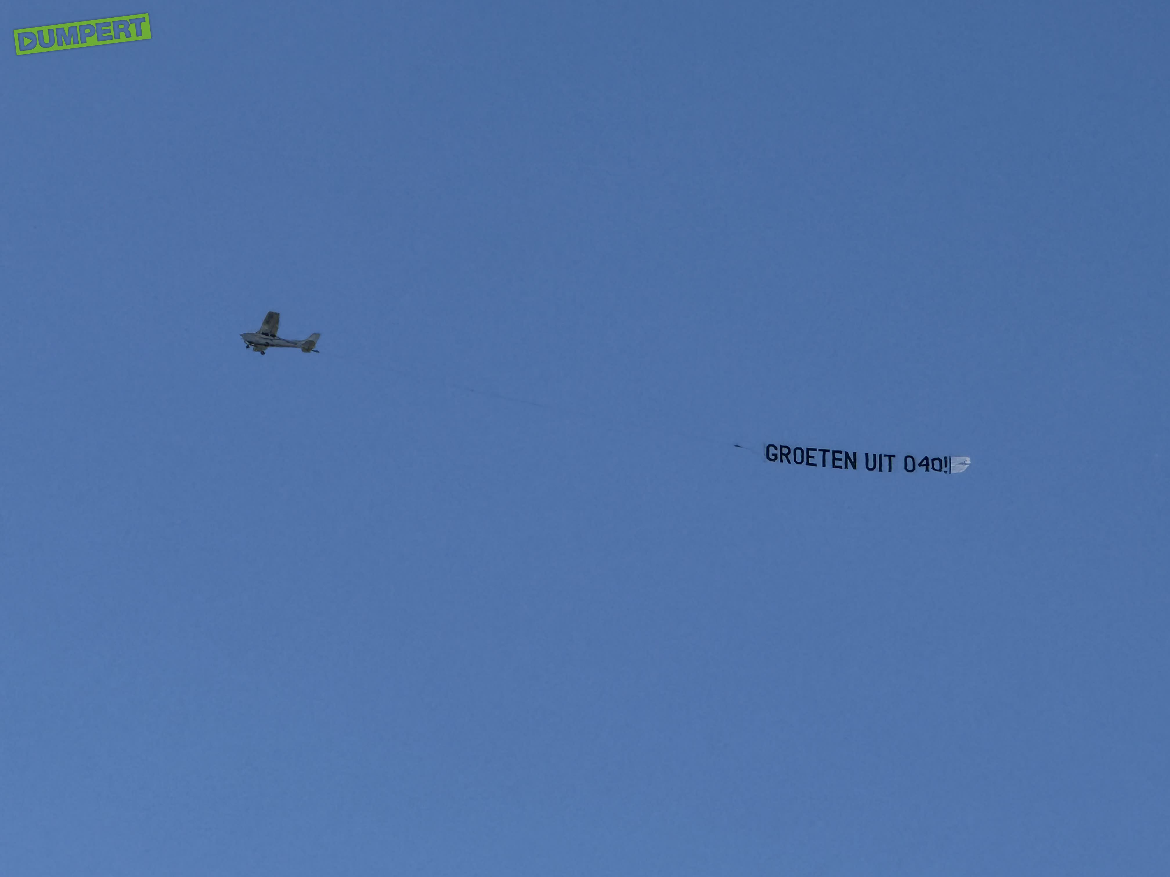 Vliegtuigje gespot boven Amsterdam