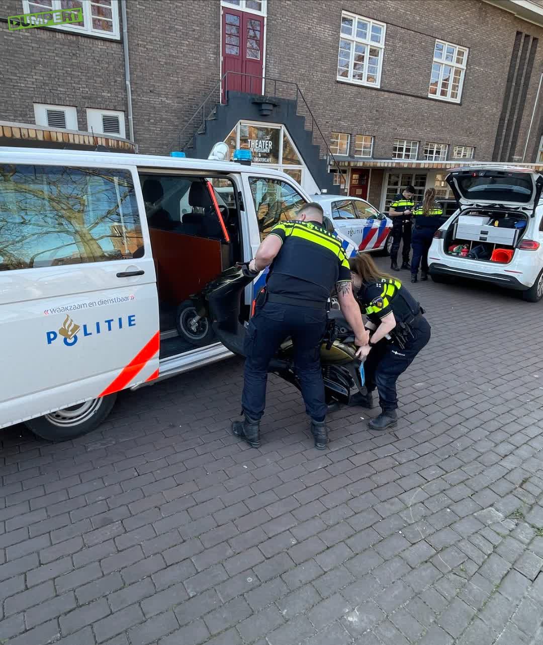 Politie neemt scooter in beslag