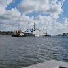 Frans schip schiet Amsterdam kapot 
