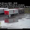 Mercedes vliegt sporthal binnen in Luik