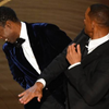 Will Smith hoekt Chris Rock bij de Oscars