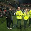 Luton aanvoerdert Tom Lockyer krijgt staande ovatie bij Bournemouth-Luton