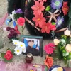 Het is druk op de begraafplaats in Sebastopol, de Krim