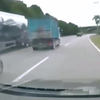 Vrachtwagen doet verdwijntruc op de snelweg