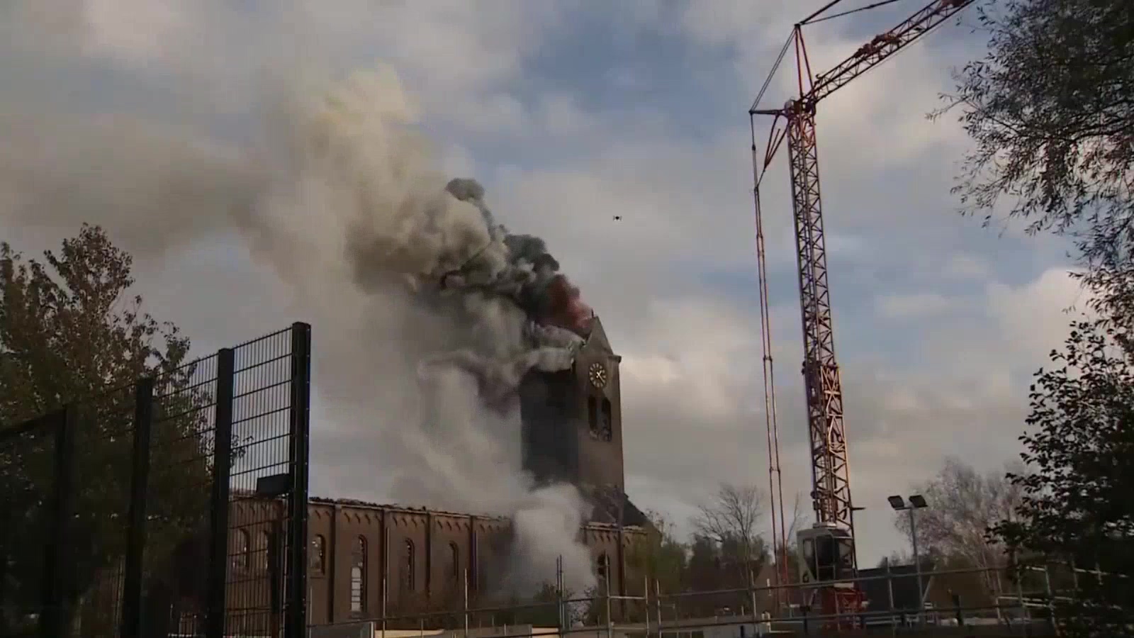 DUMPERT - Te hoog van de toren....