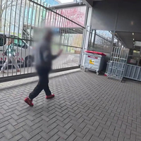 Politieblogger reageert op melding van een man met tas vol messen