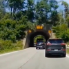 Ff wachten bij de tunnel