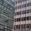 Meubilair smijten vanaf een wolkenkrabber in Manhattan