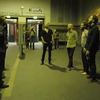 IJslandse zanggroep in Duits treinstation