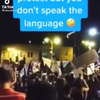 Wanneer je protesteert maar de taal niet kent 