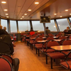 Stormachtig tochtje op veerboot op Elbe