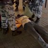 Bewusteloos meisje bij demo's Rusland 