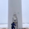 Ff boven in een windturbine kijken