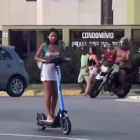 Motorrijden in een korte broek