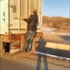 Illegaal meeliften op vrachtwagen?