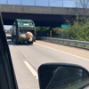 Teddybeer in vuilniswagen