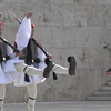 Griekse elitesoldaten geven showtje