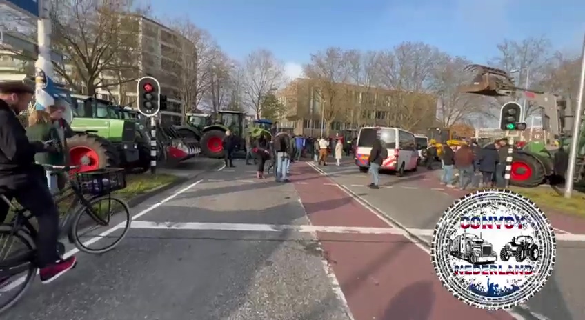 DUMPERT - Boerenprotest In Zwolle