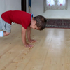 Kiddo doet 90 graden push-ups