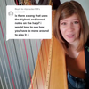 Harpmevrouw doet harp