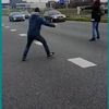 Idioten blokkeren de snelweg bij stadion ADO