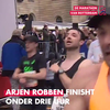 Arjen Robben rent hem weer over de finish