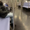 Dutje doen in de metro