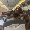 Vluchtende moordverdachte wordt gemept in vliegtuig
