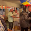 Ouderwetsche pub brawl tussen Engelse gastjes