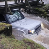 Land Rover in de water