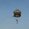 Belgen oefenen parachutesprong
