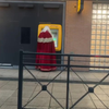 Sinterklaas vult zijn zak